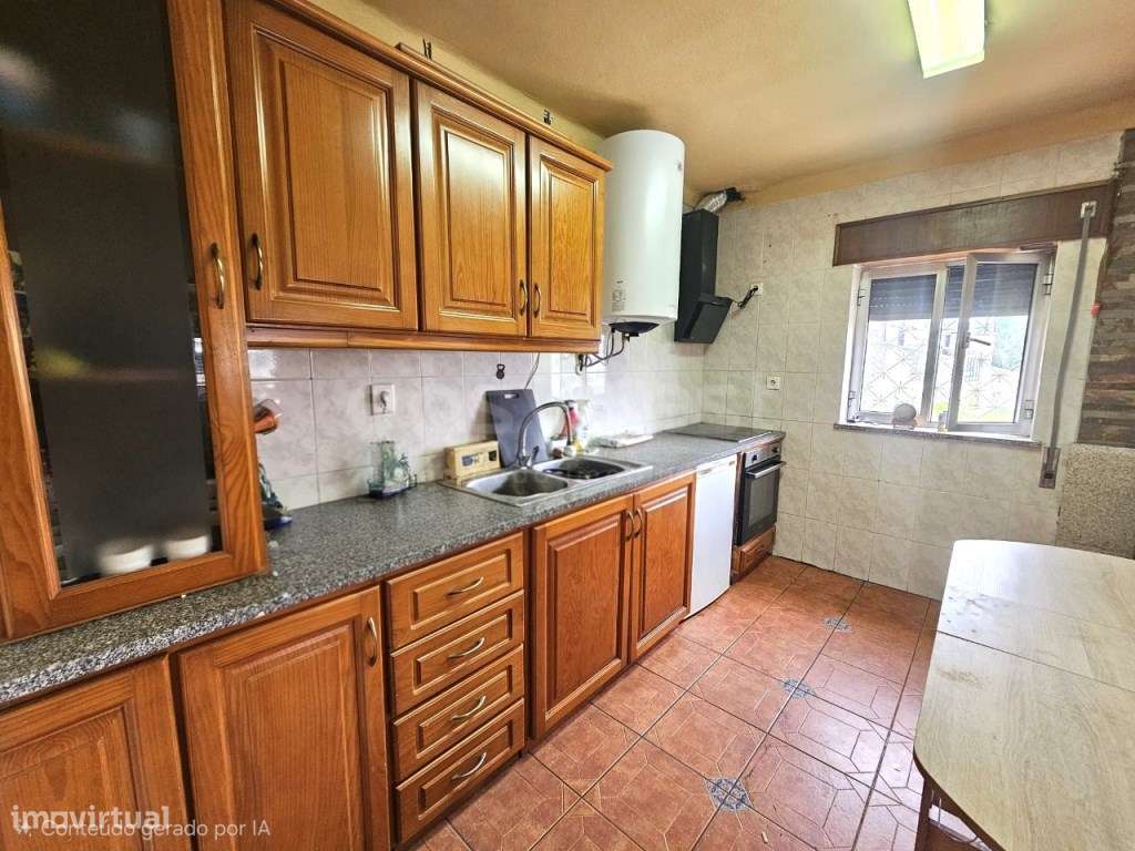 Moradia T3 isolada com espaço exterior, localizada no Sátão - Grande imagem: 5/31