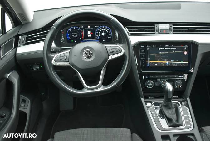 Volkswagen Passat 2.0 TDI DSG Comfortline - 4