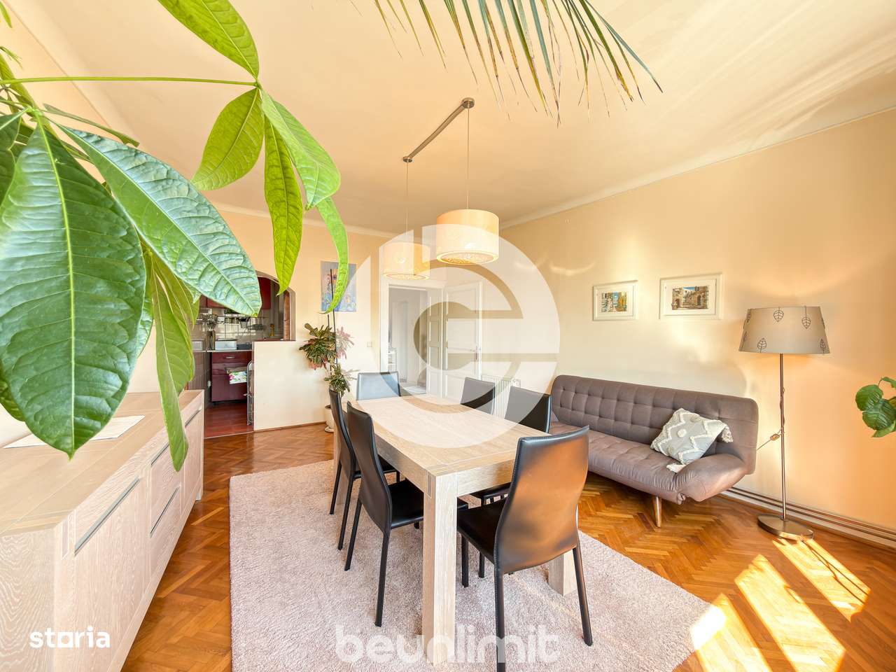 Apartament 4 camere | Str. Dealului | Parcare in curte interioara-0