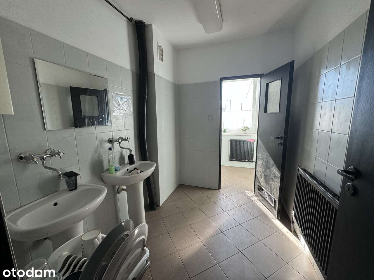 Barnów - hala magazynowo-produkcyjna plus biuro i duży teren-8