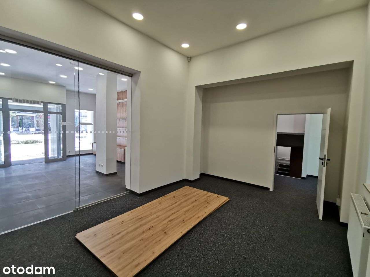 Parter - Dwa lokale handlowo-usługowe w centrum-4