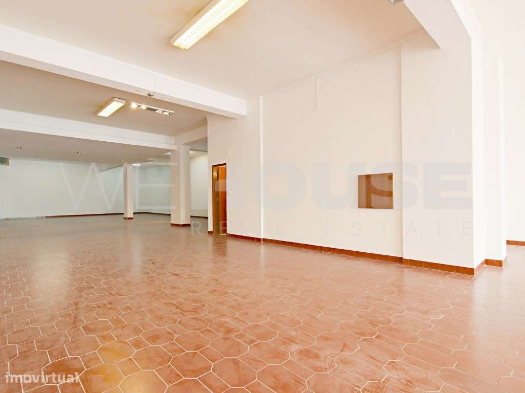 Loja com 274m² para venda no coração do Barreiro-12