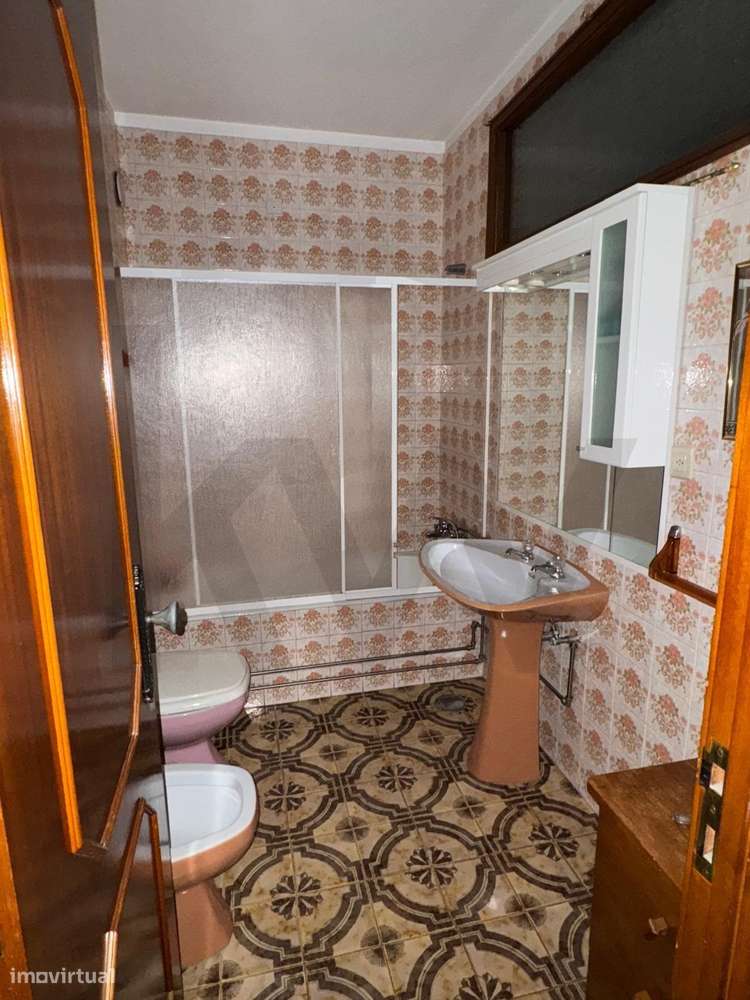OPORTUNIDADE ! Apartamento T2 + Escritório - Av. República - V N GAIA - Grande imagem: 3/12