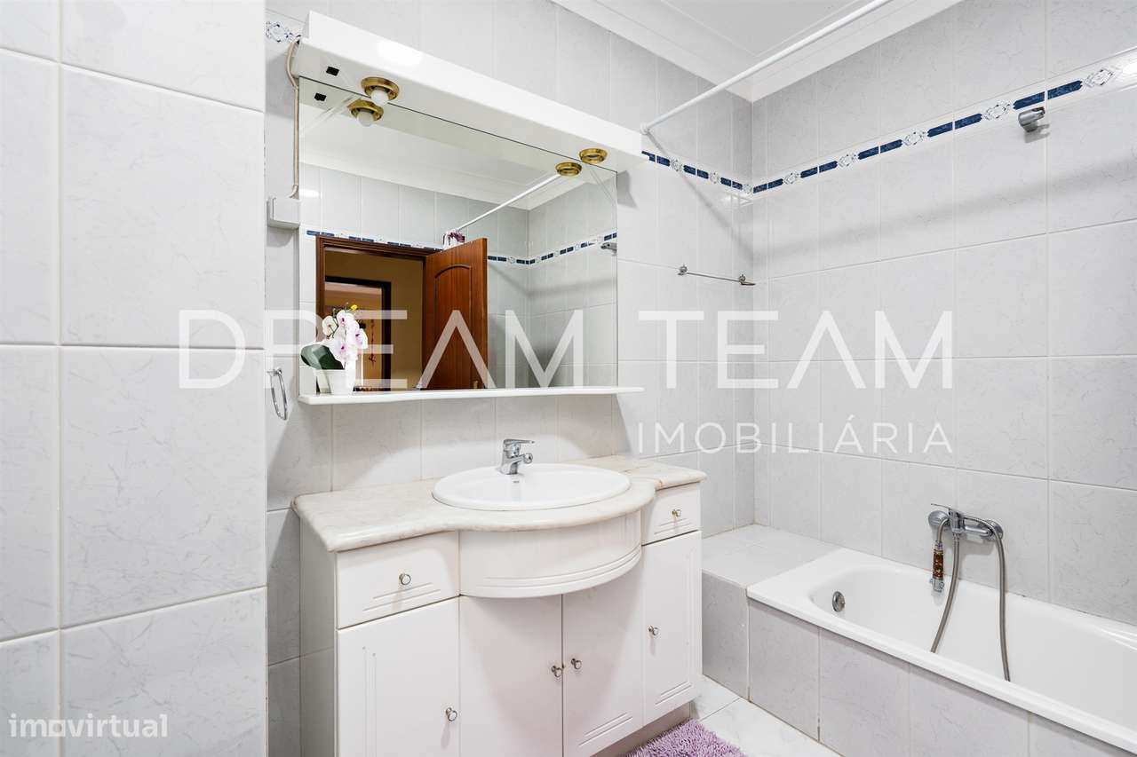 Apartamento T3 com terraço no centro do Montijo-15