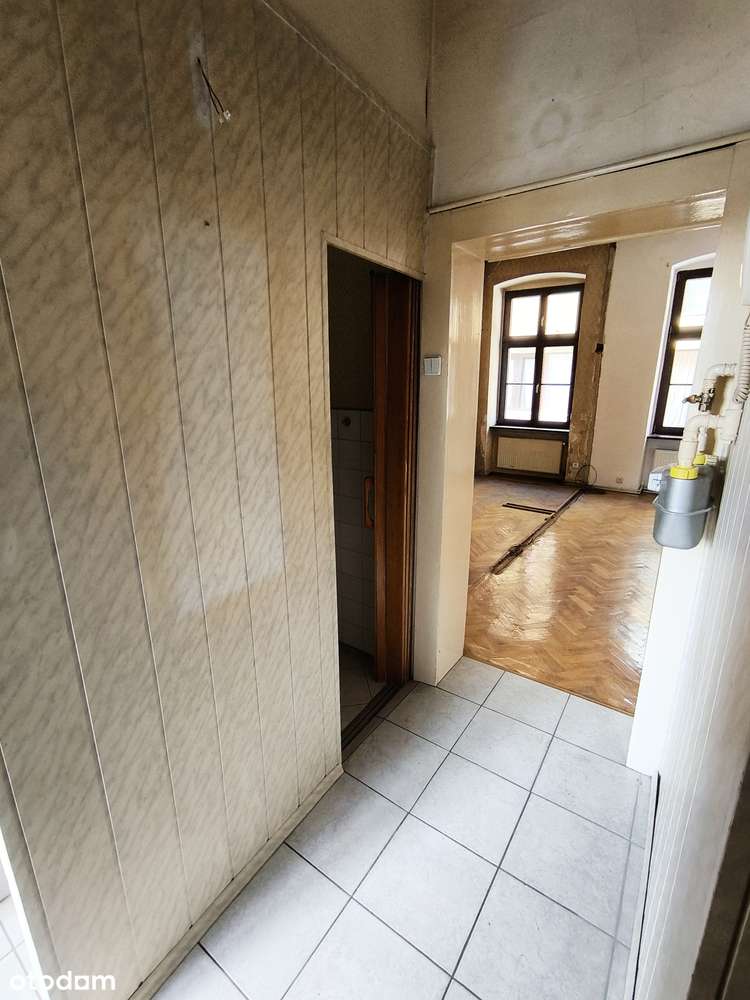 RYNEK Ul. Więzienna 5 !!! Całe piętro w kamienicy !!!-8