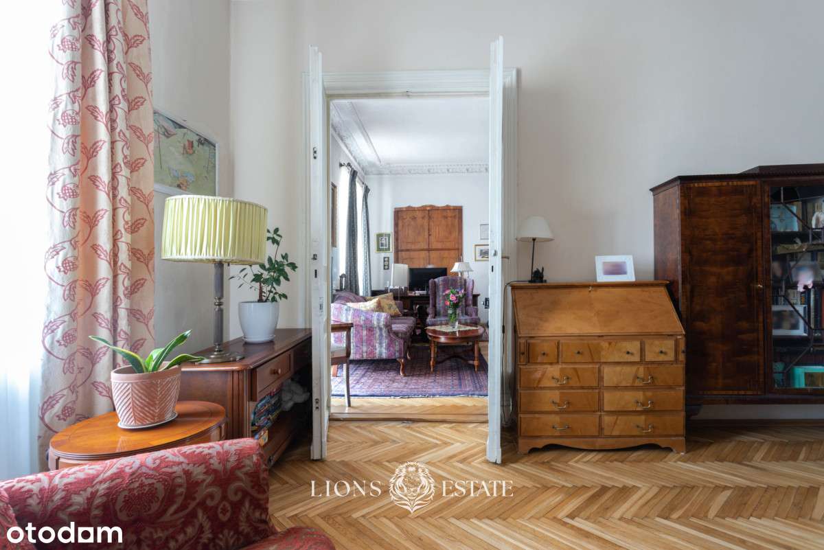 Mieszkanie w kamienicy z 1900 roku/ Targowa-1