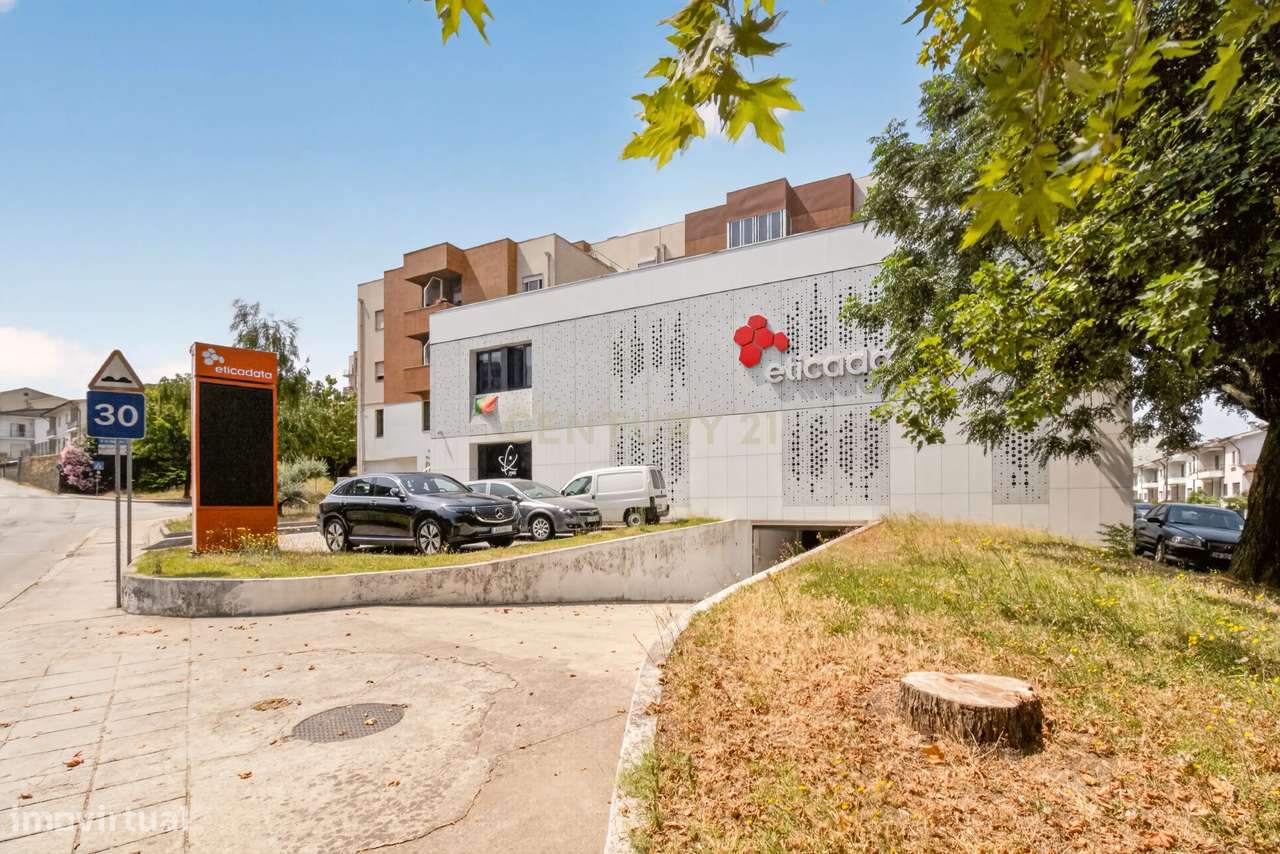 T3+1 com Garagem Fechada e Elevador | Lomar – Braga-27