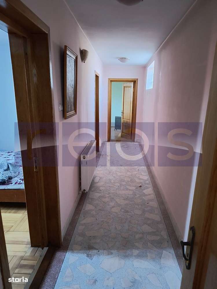 VANZARE CASA P+2 | SINGURA IN CURTE | ZONA PARCUL CAROL - Imagine principală: 5/6