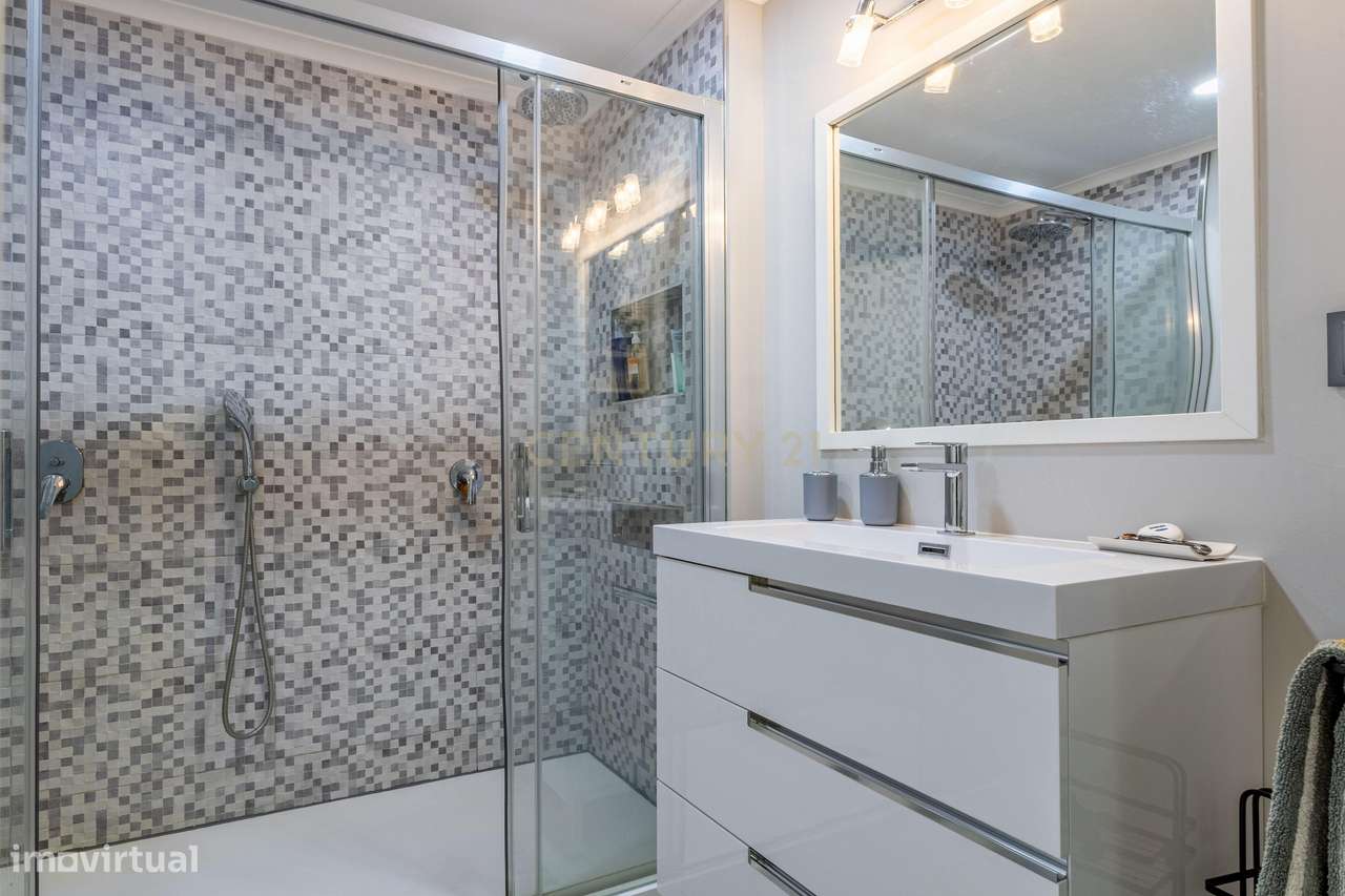 Moderno Apartamento T4 no Carregado em condomínio fechado-15
