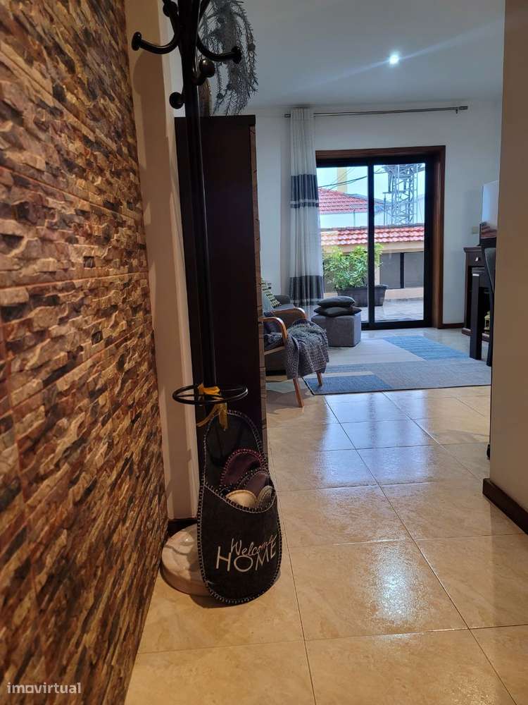 Apartamento T1 renovado com terraço - Grande imagem: 4/20