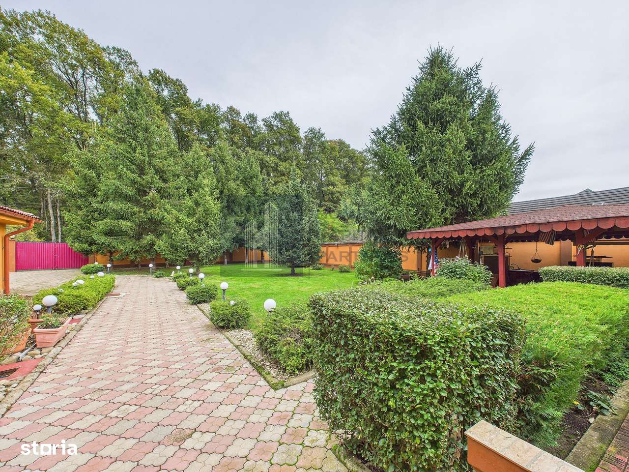 VILĂ CONTEMPORANĂ ÎN SNAGOV – 575 mp utili, teren 1.417 mp - Imagine principală: 5/20