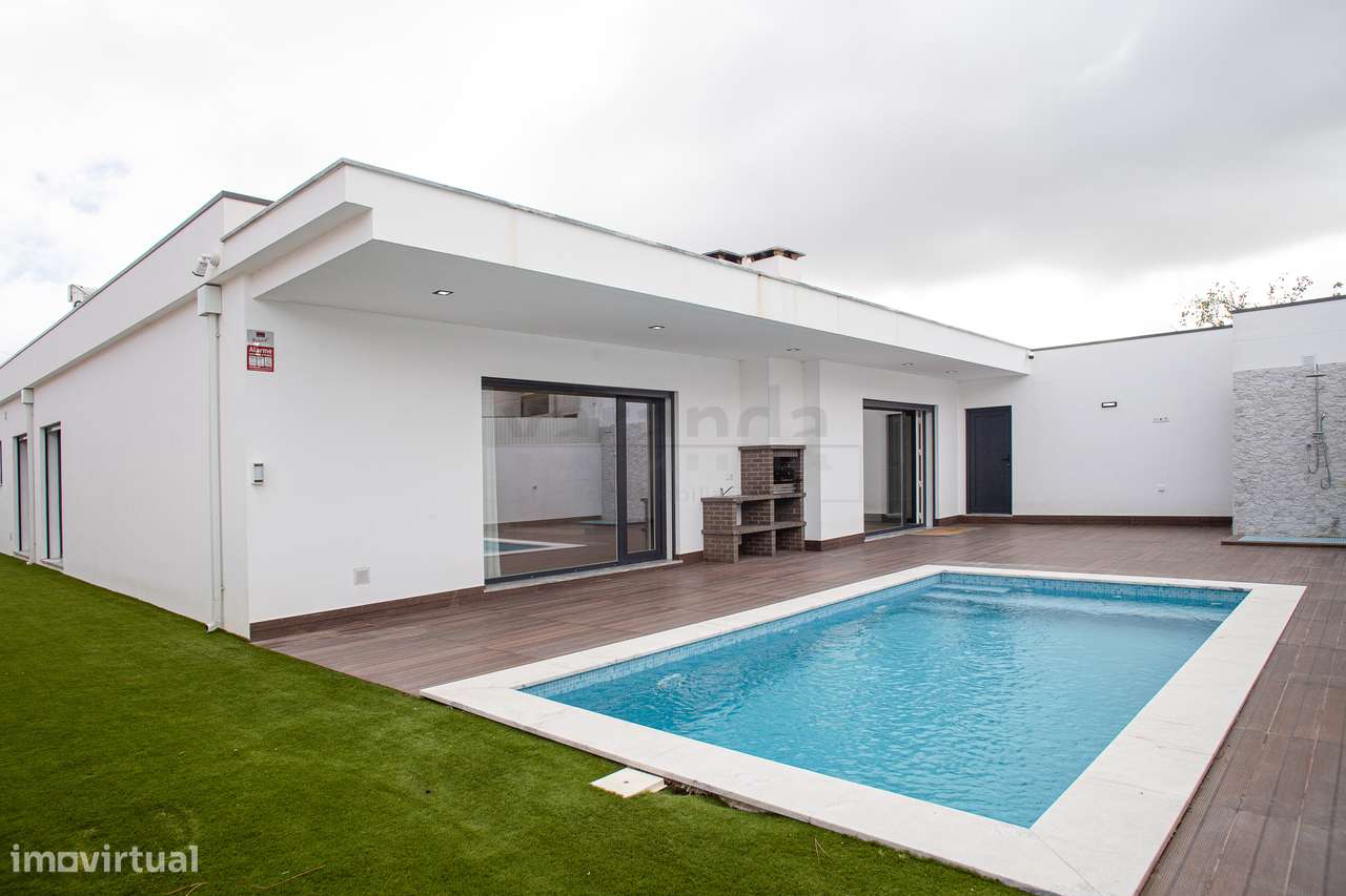 Moradia T4 Térrea, com piscina – Vila Nogueira de Azeitão-32