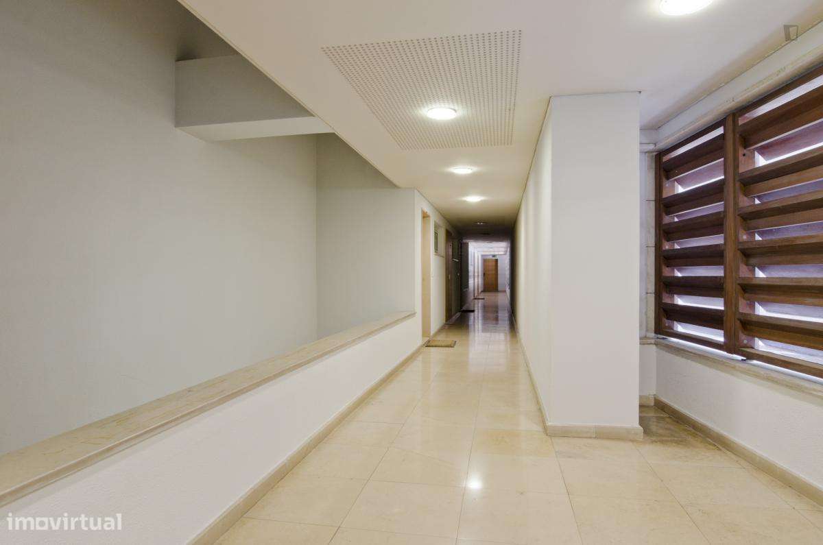 Apartamento com 1 quartos - localizado em Avenida da Liberdade Lisbon - Grande imagem: 3/6
