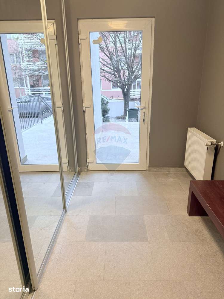 Casă / Vilă de închiriat în  Buna Ziua - Imagine principală: 5/20