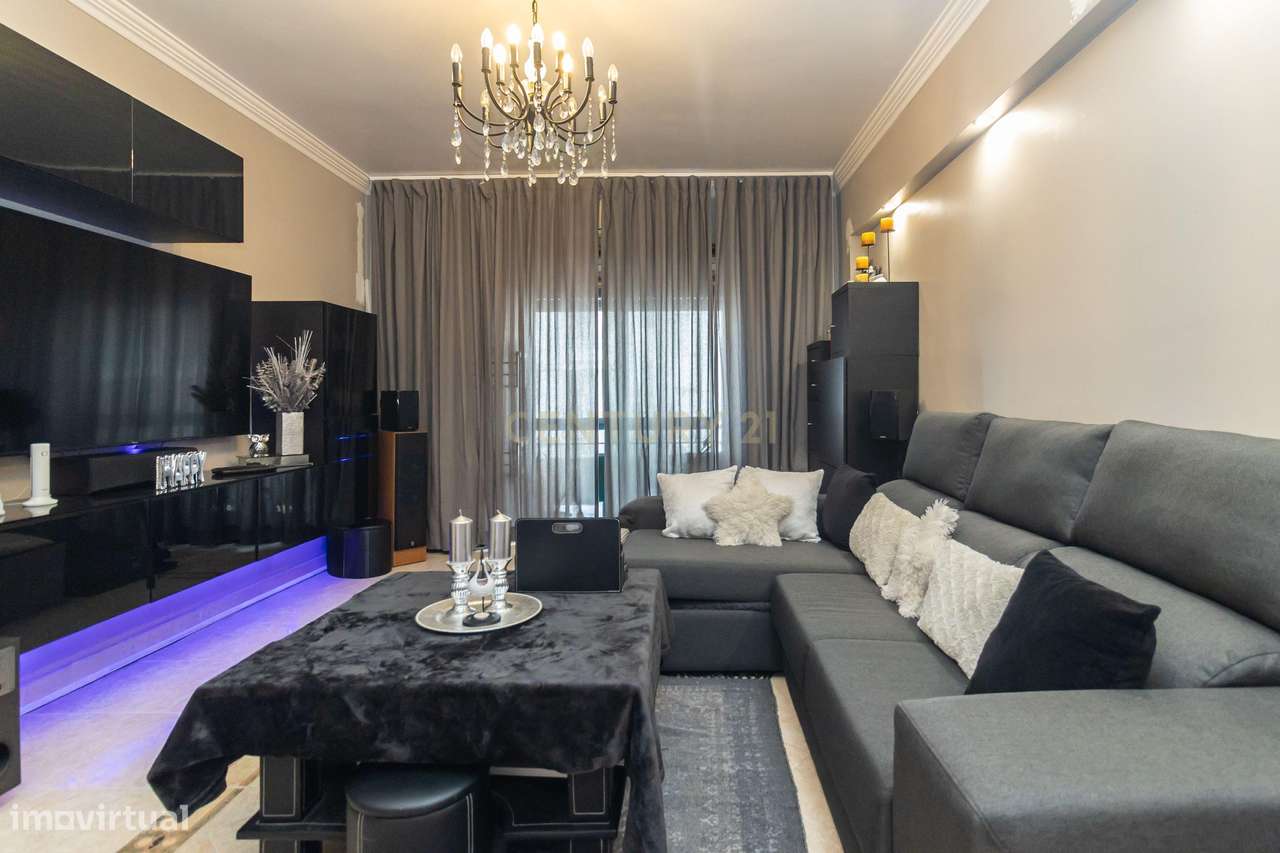 Magnifico T2, no Laranjeiro, perto do Alfeite, construção de 2002, pré-9