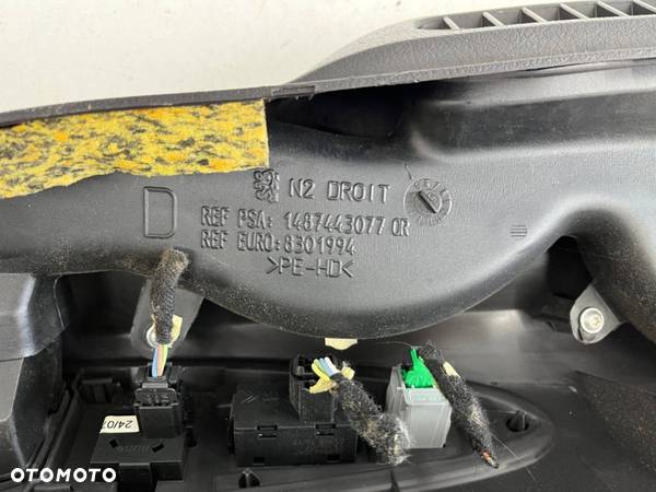 Kratka nawiewu Citroen C8 Fiat Ulysse II Peugeot 807 Phedra prawa w słupku przycisk szyby drzwi - 15