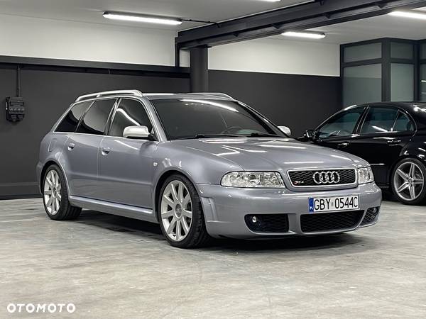 Audi RS4 Avant 2.7 Quattro - 1