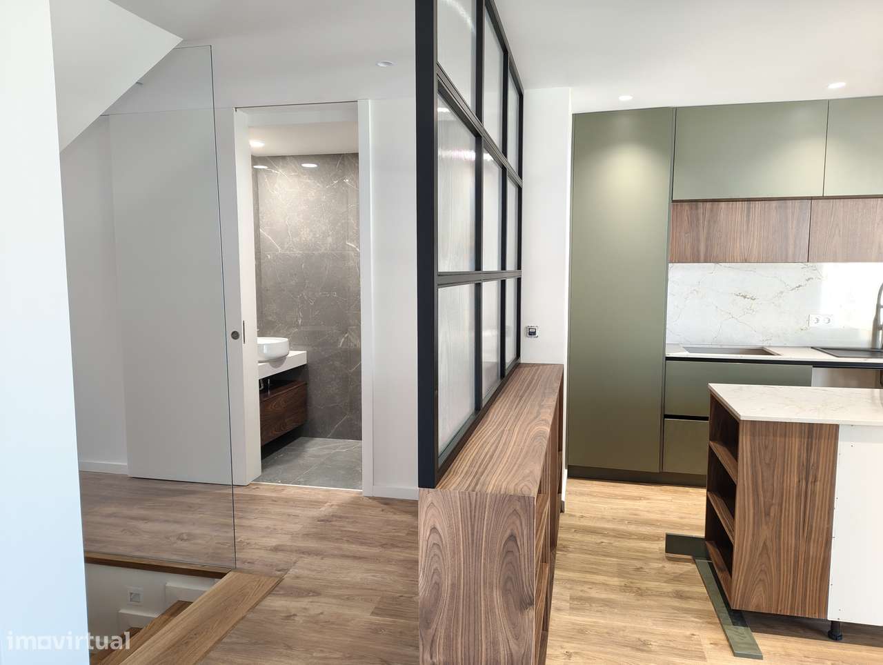 Moradia T4 com piscina, garagem e jardim em Canidelo-7