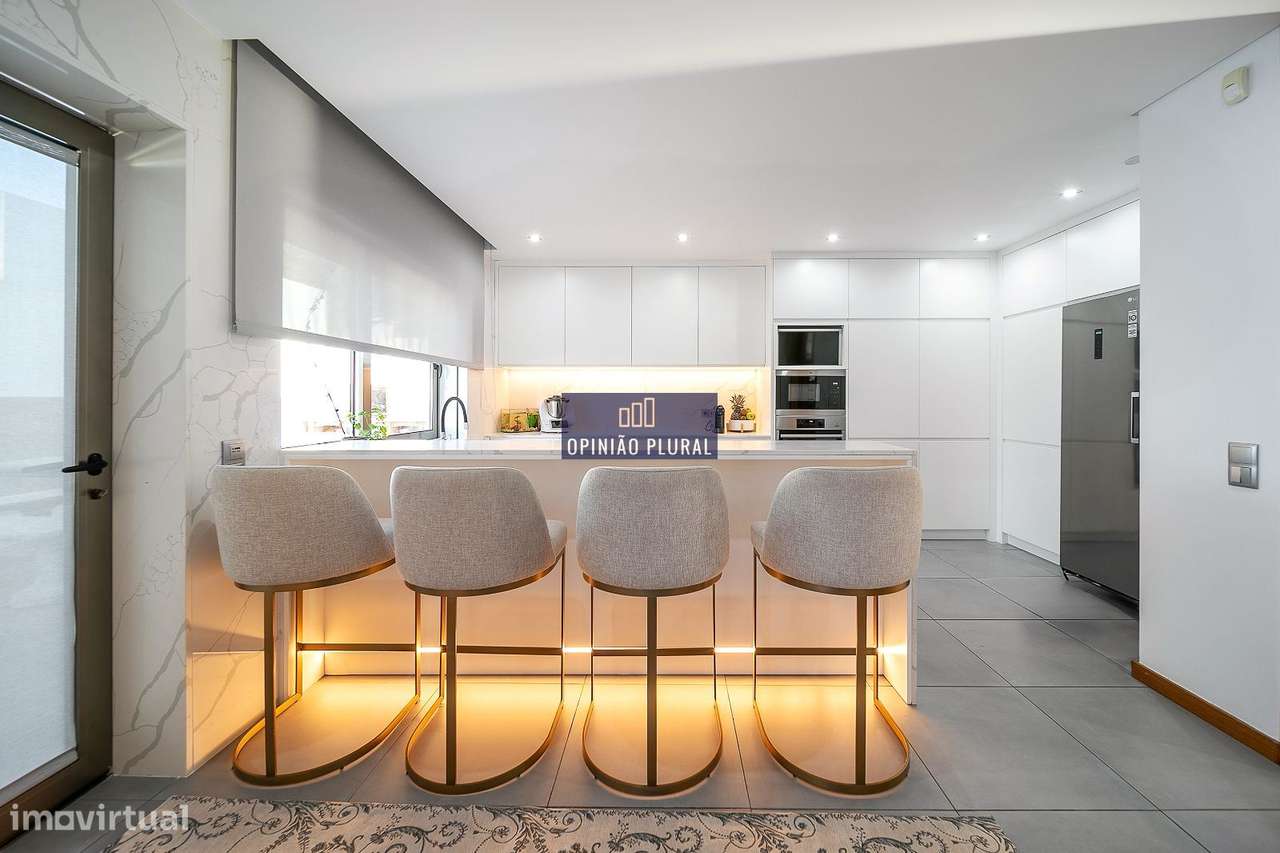 Moradia T4 de Luxo com Piscina  Arcozelo Vila Nova de Gaia-8