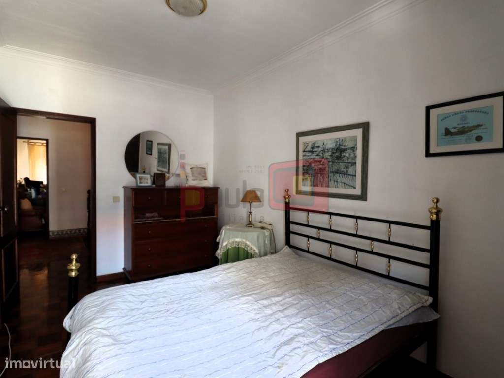 MORADIA T4 COM GARAGEM E TERRAÇO - MONTIJO-36