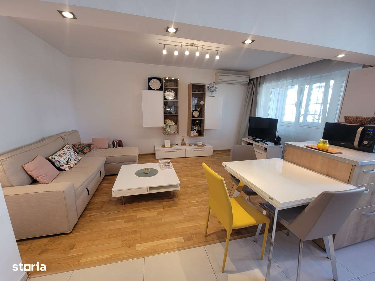 Ap 3 cam pasaj Dna Ghica, foarte luminos si linistit, renovat, mobilat