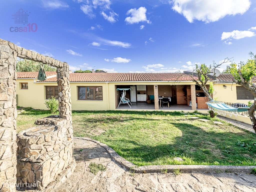 Moradia T5 renovada em Algueirão-Mem Martins, com piscina e jardim-28