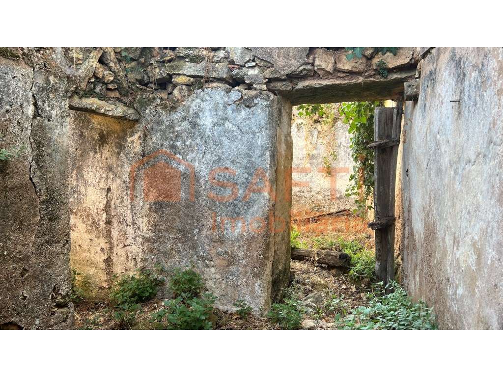 Ruína para reconstrução nas Areias - Ferreira do Zezere-12