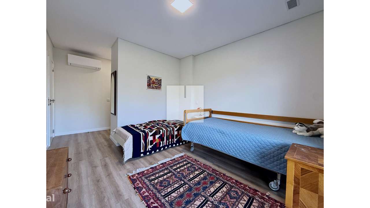 Espaçoso T4+1 Duplex c/ Vista Mar-38