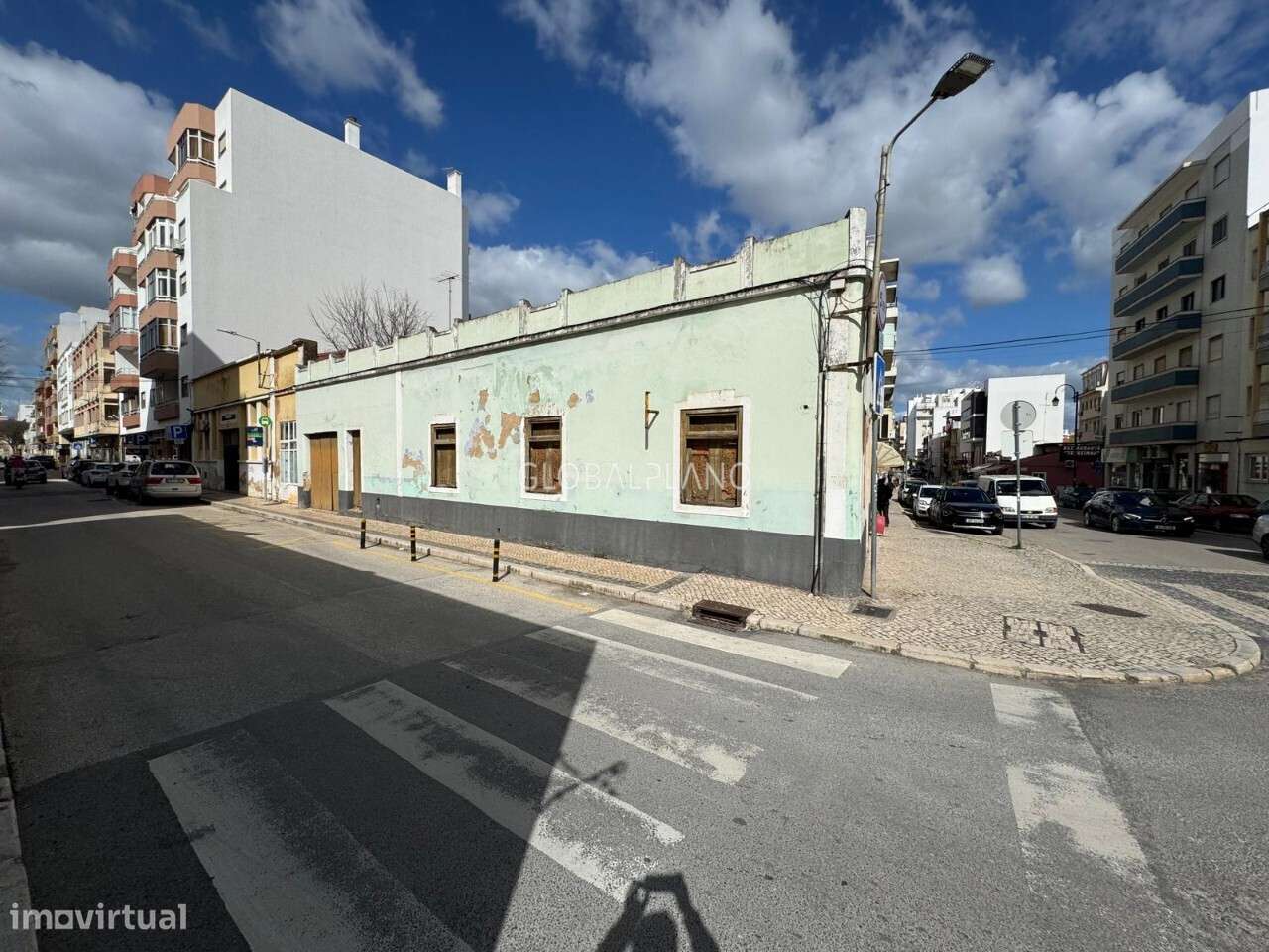 Imóvel Por Reconstruir Destinado a Habitação ou Comércio - Grande imagem: 2/7