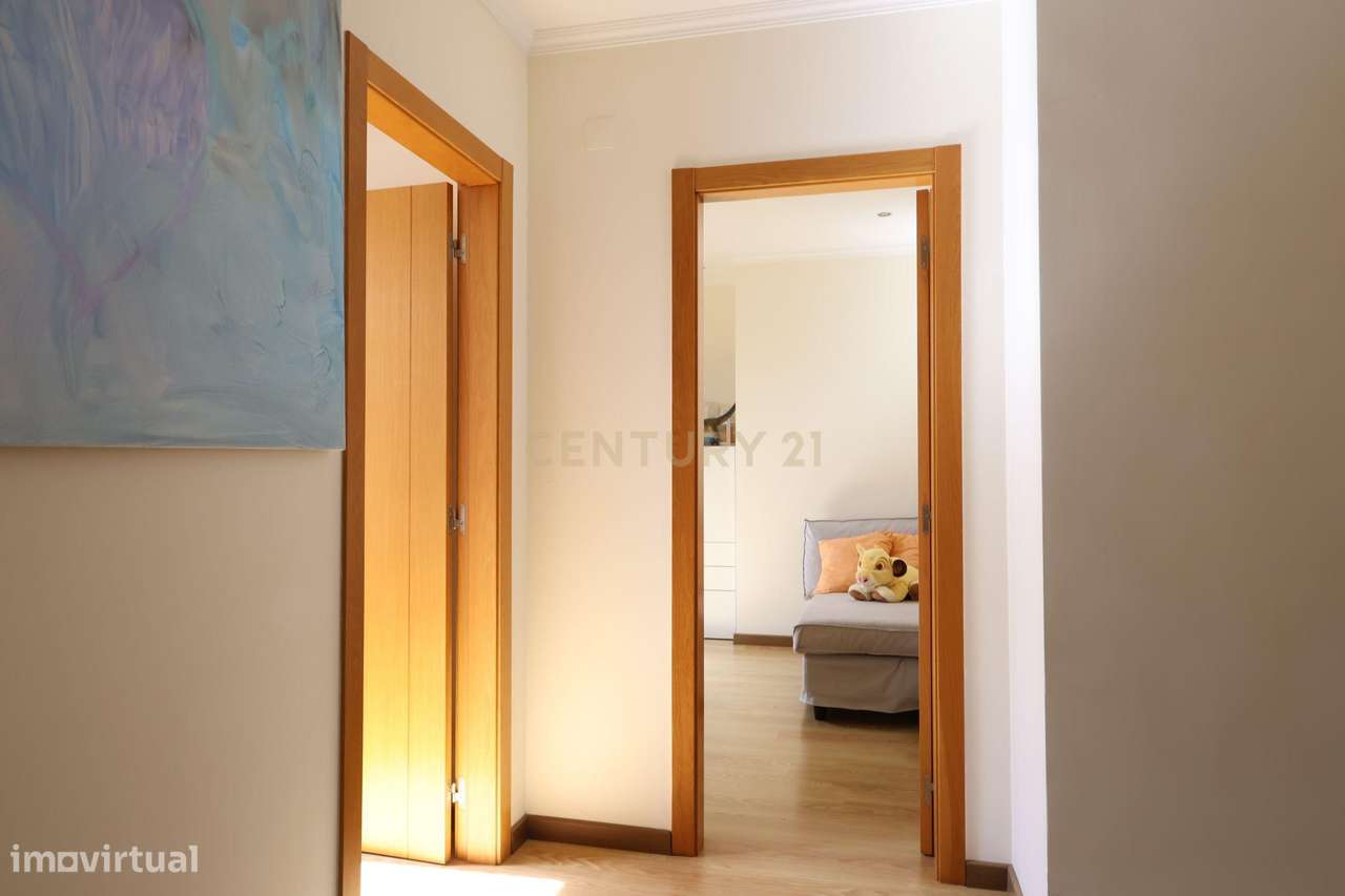 Apartamento Duplex T4 de Prestígio com Vista Rio | Alcochete-12