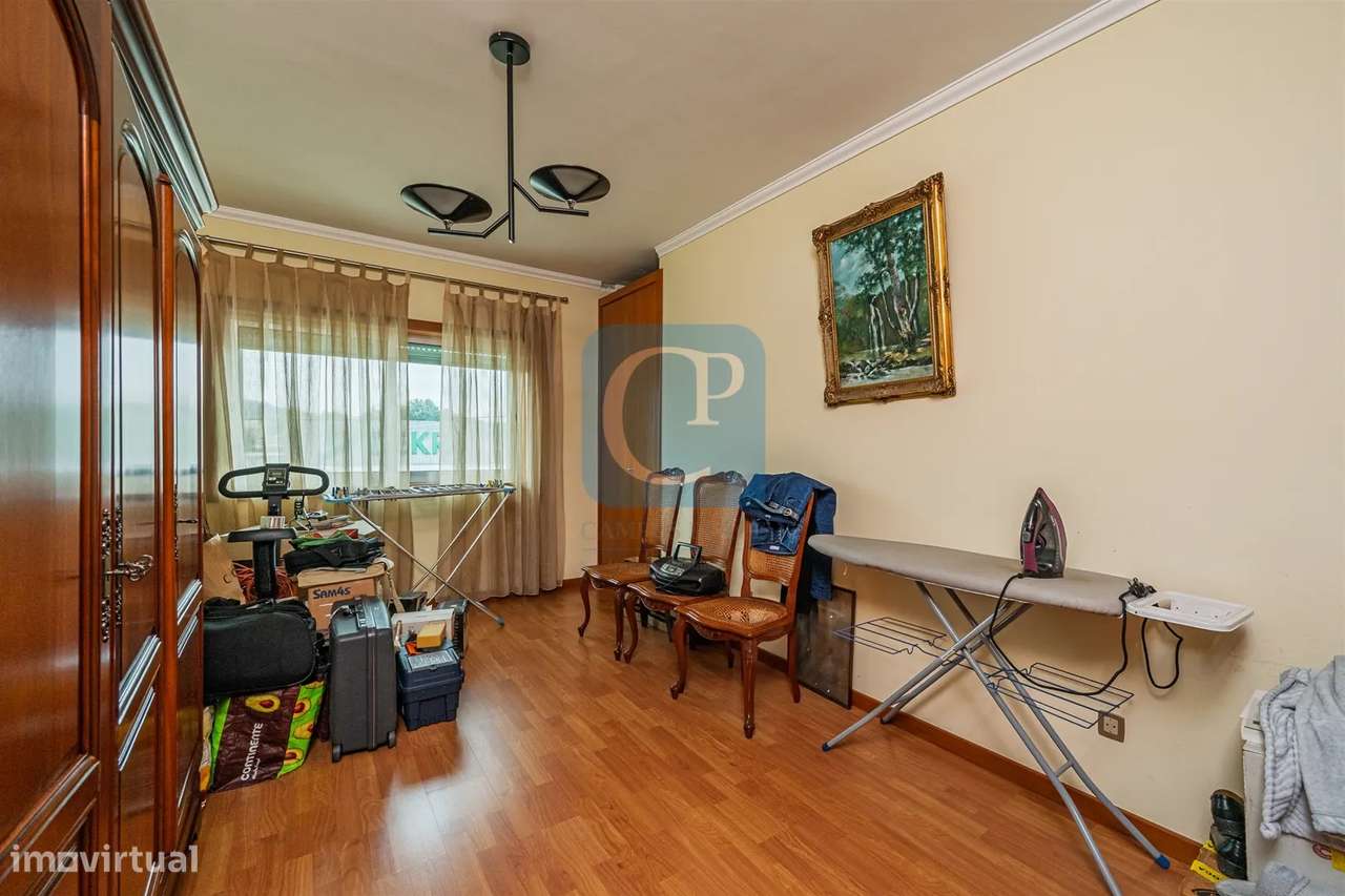 Moradia T3 com Restaurante, em Alfena, Valongo-39