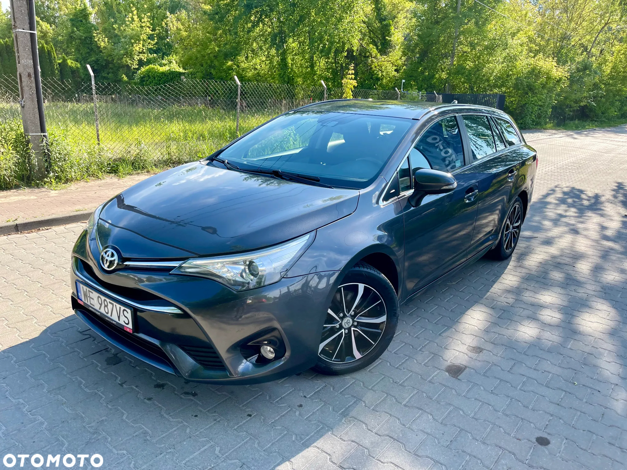 Toyota Avensis 2.0 D-4D Premium - 4