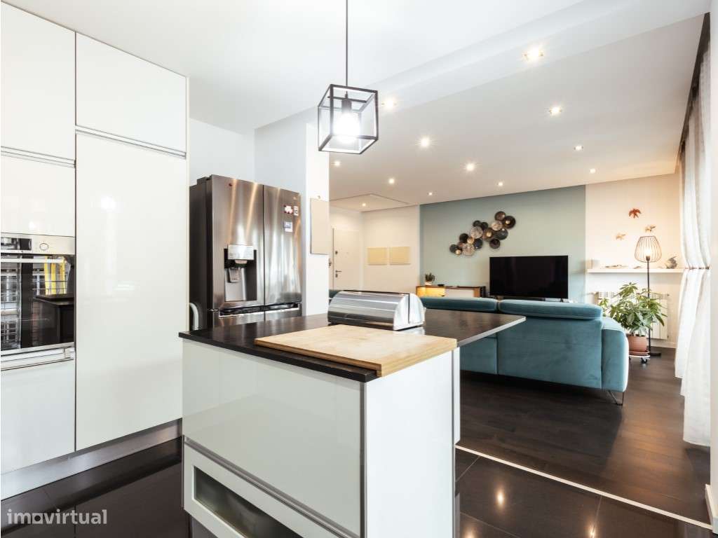 T2+2 Duplex na Condados - Como Novo, com Garagem Dupla-0