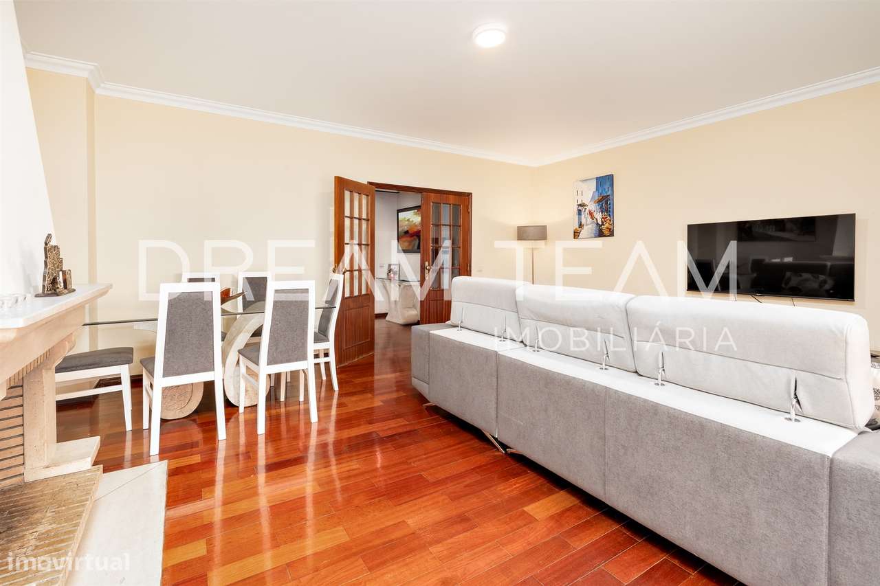 Apartamento T3 com terraço no centro do Montijo-8