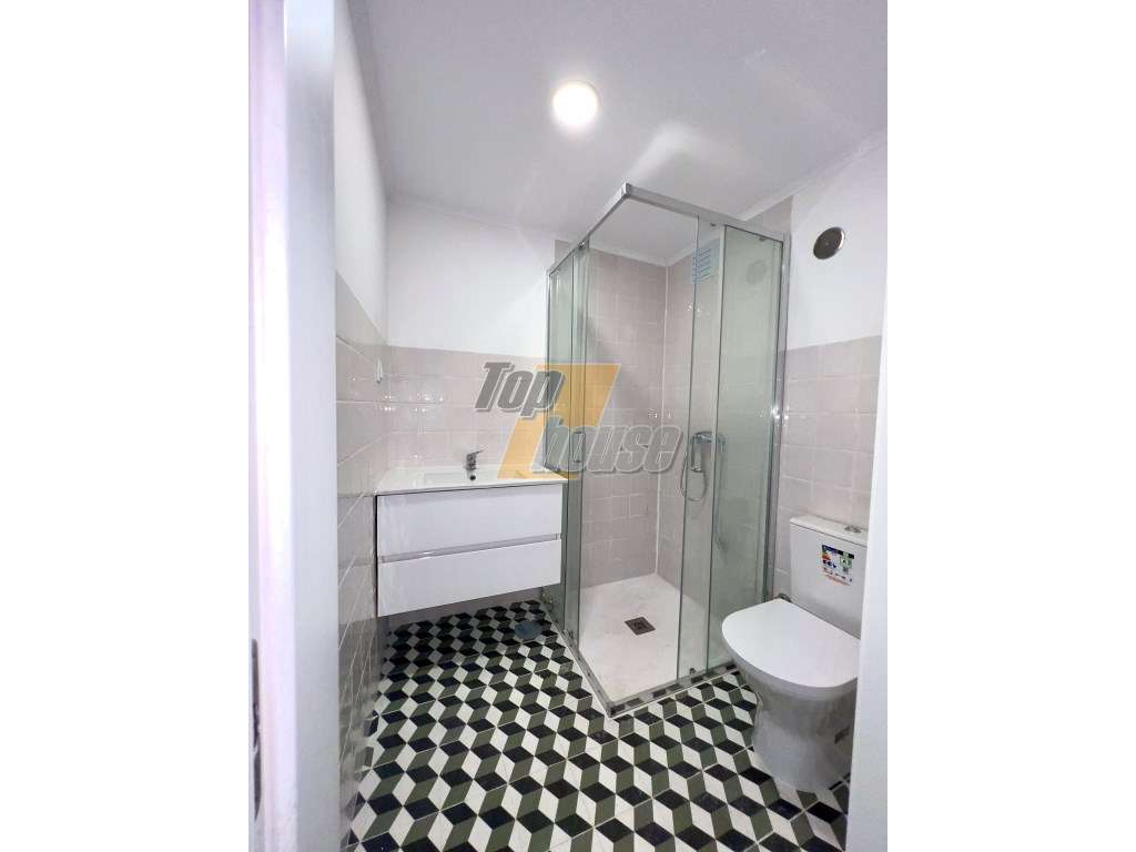 Apartamento T0 - Almada Velha - Grande imagem: 5/14