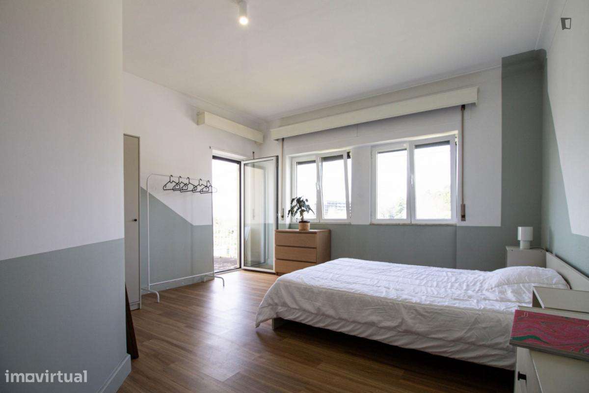 Quarto - localizado em Guimaraes - Grande imagem: 5/12