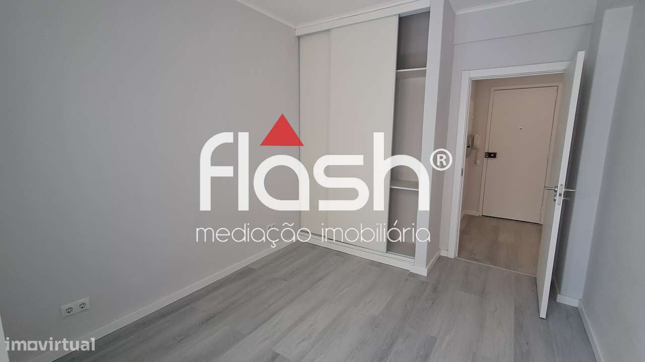 T1 Remodelado no centro da Amadora-12