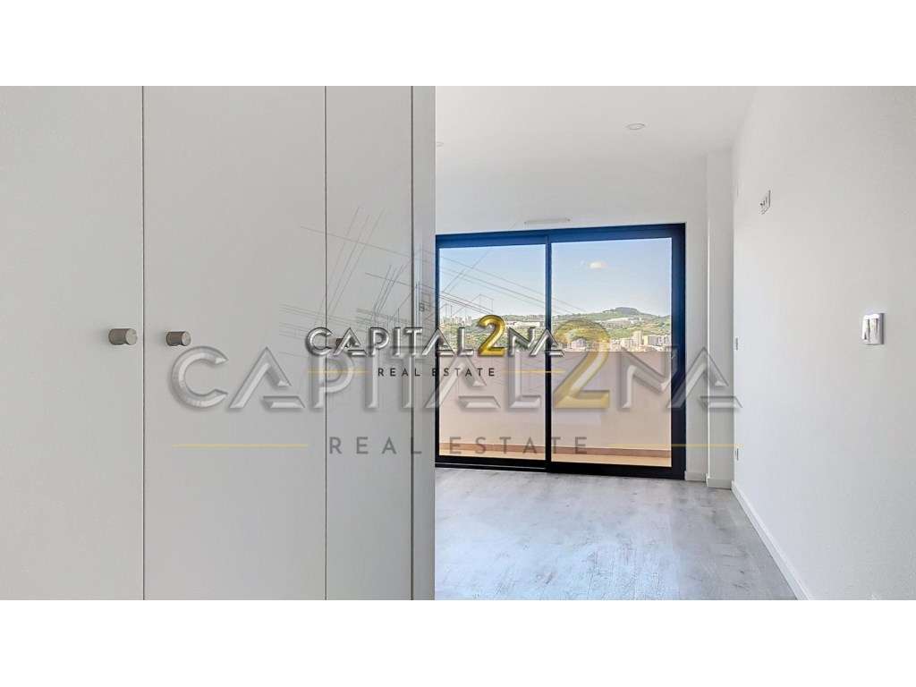 Penthouse T3 Duplex com Piscina Privada Aquecida, Terraço e Box par...-12