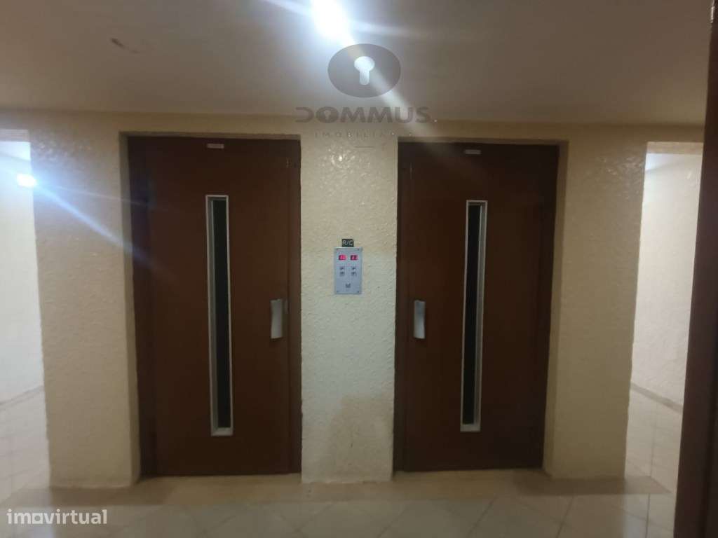 Apartamento T2 C/ algumas melhorias na Tapada das Merces-19