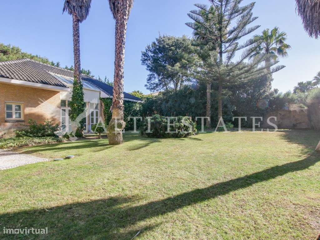 Moradia Única T4 + 1 Quinta da Marinha-32