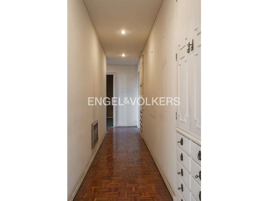 Apartamento com vista panorâmica em Alvalade-19