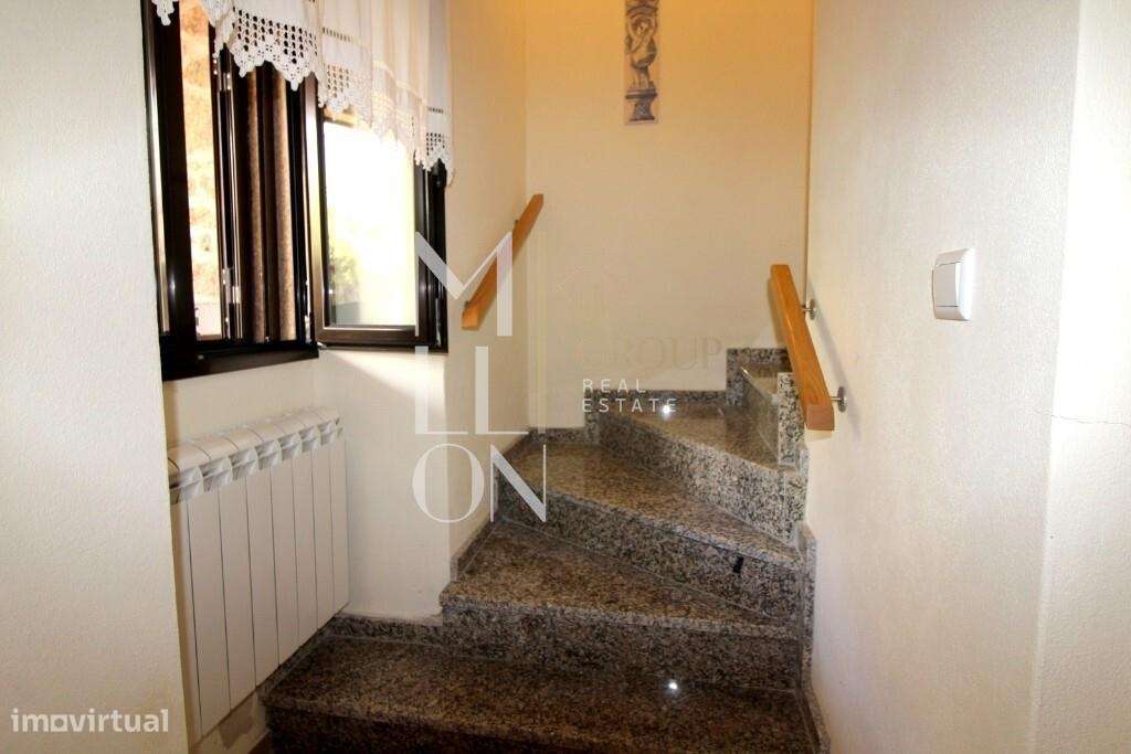 Moradia de charme Reabilitada com Garagem e Logradouro-15
