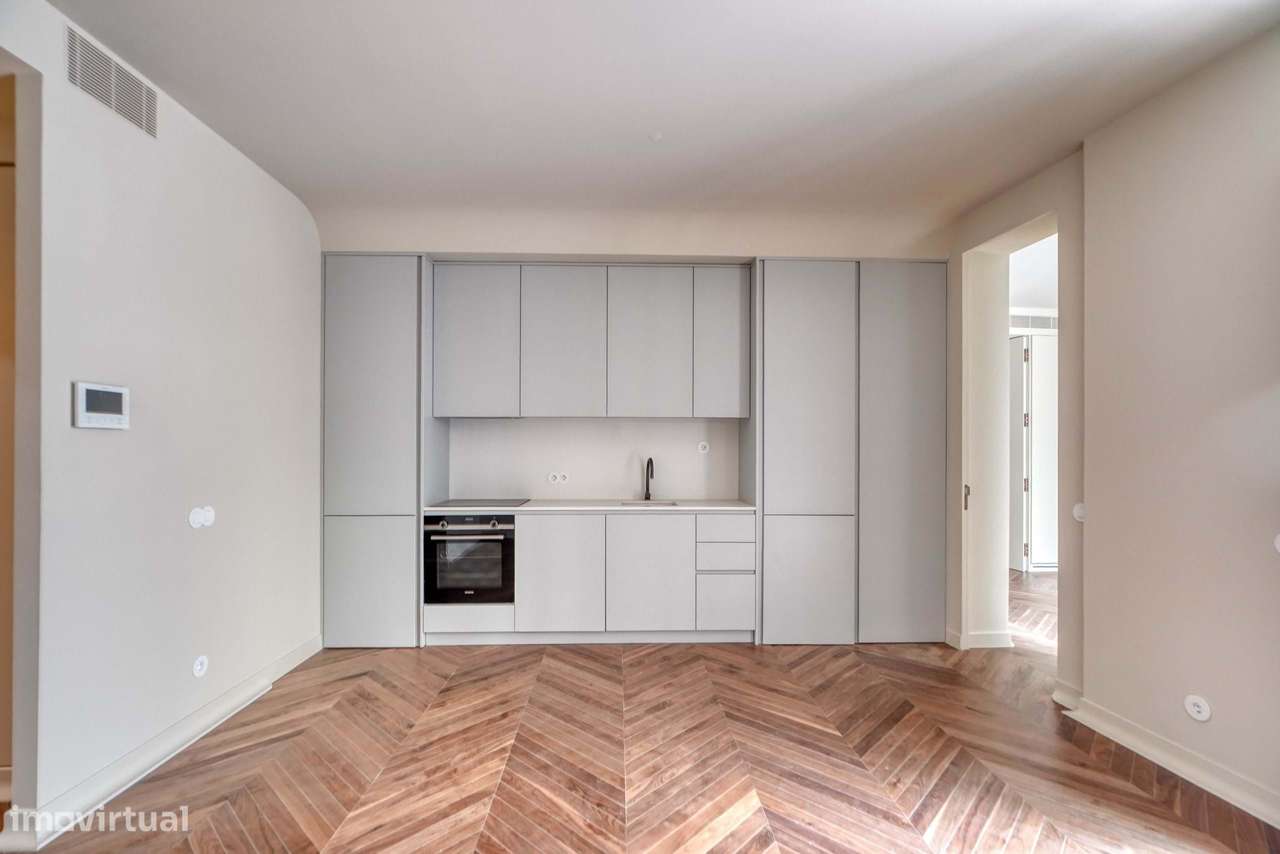 Oportunidade Única em Alfama – T1 Novo com Pátio-15