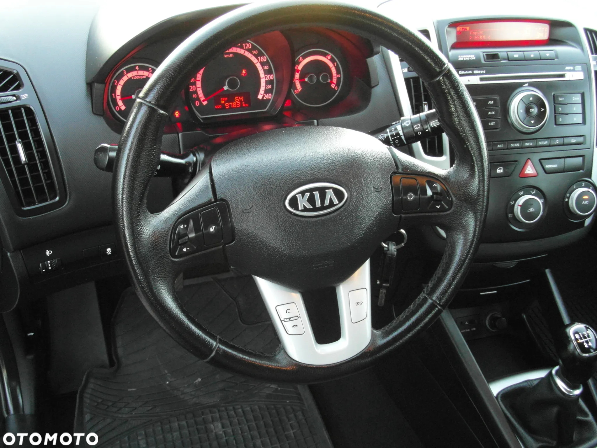 Kia Ceed 1.4 CVVT Attract - 23