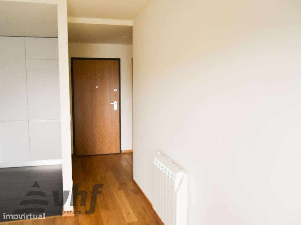 T1 com varanda e garagem - próximo do Hospital São João - Grande imagem: 4/12