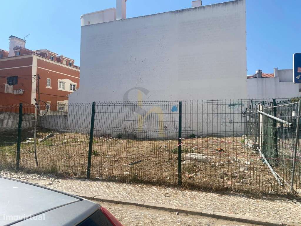 Terreno com projeto aprovado para 6 apartamentos - Costa da Caparica-1