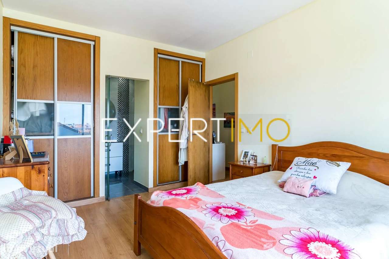 Apartamento T3, com 3 lugares de parqueamento a 10 minutos Lisboa -...-21