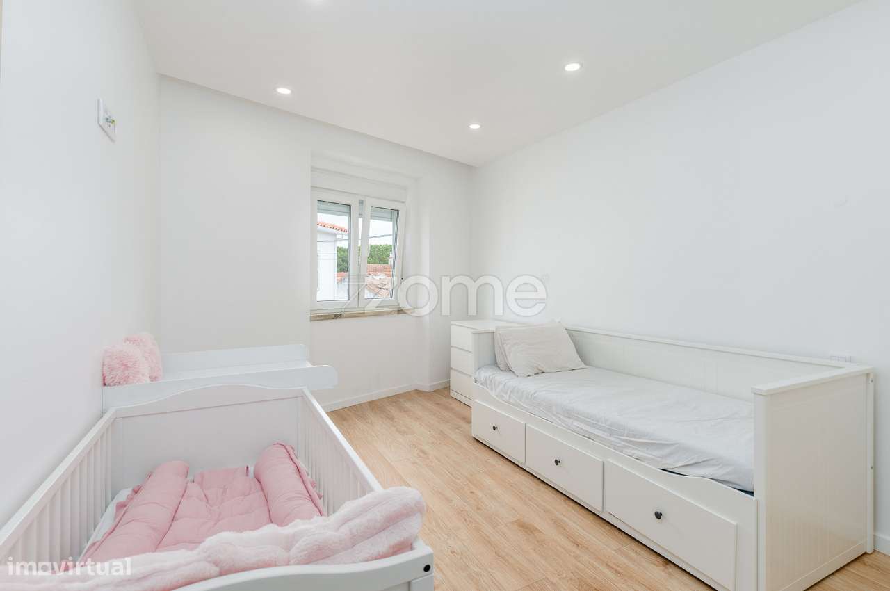 Apartamento T2 com logradouro e anexo.-5