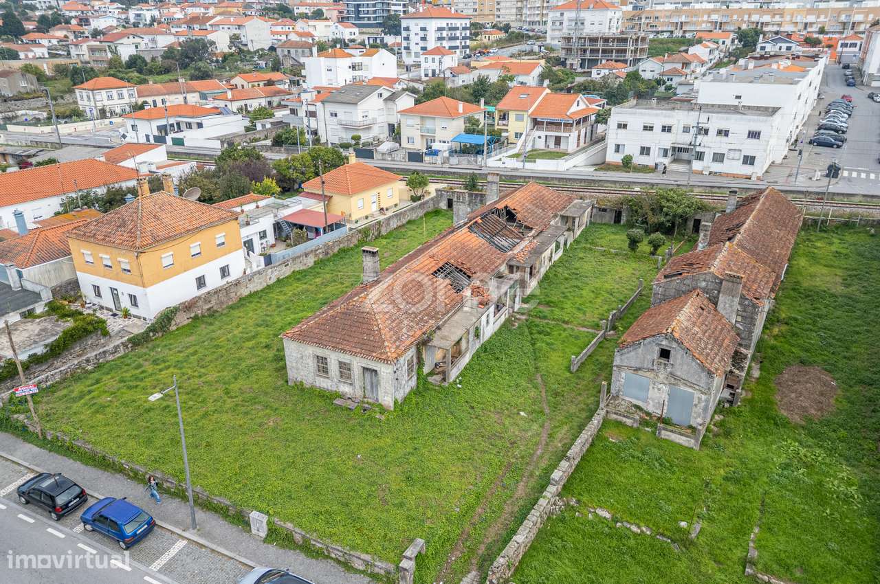 Terreno com 5 Artigos Urbanos – Areosa, Viana do Castelo - Grande imagem: 1/33