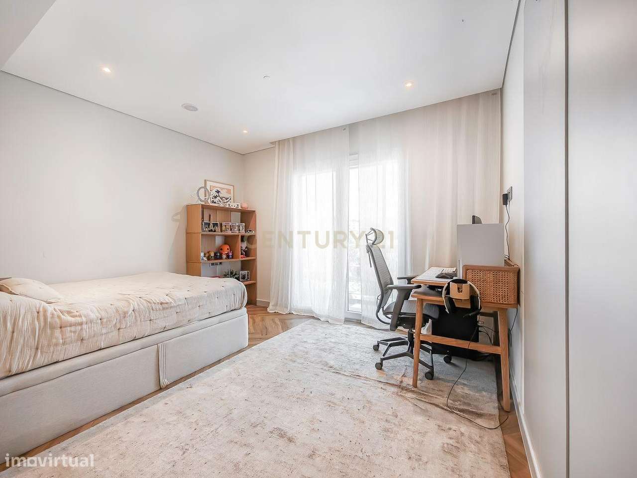 Moradia T4 em Condomínio Privado | Piscina | 6WC | Jardim | Terraço |-34